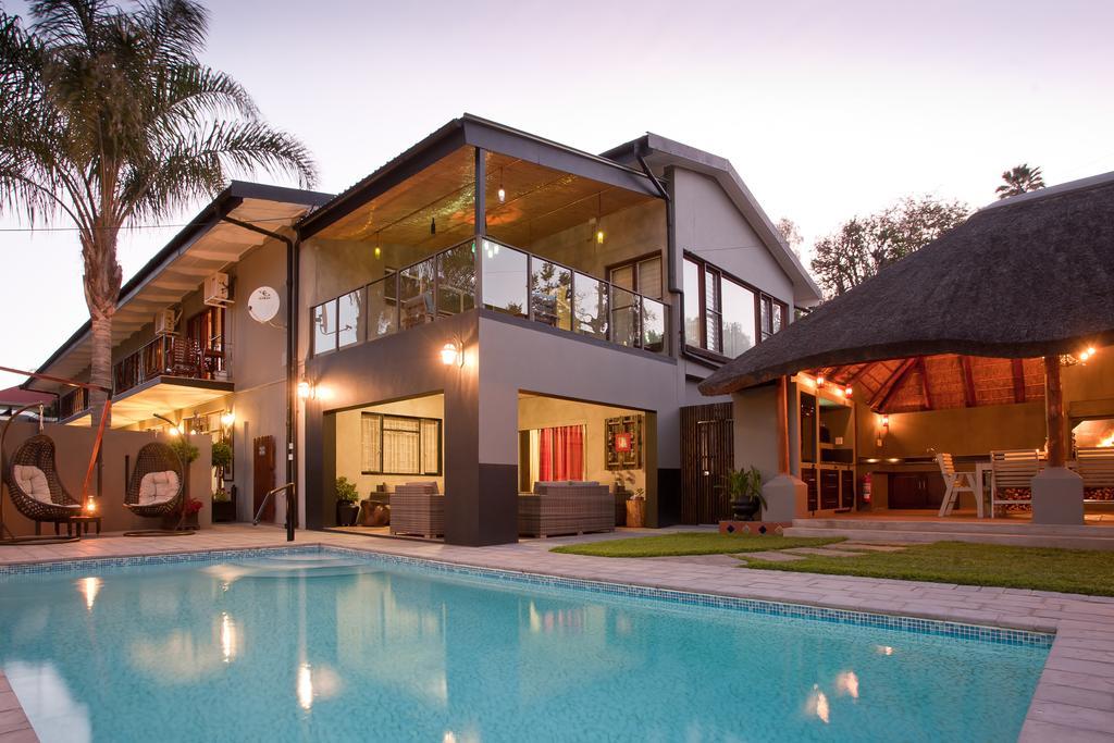 Miles B&B Guest House Oudtshoorn Extérieur photo