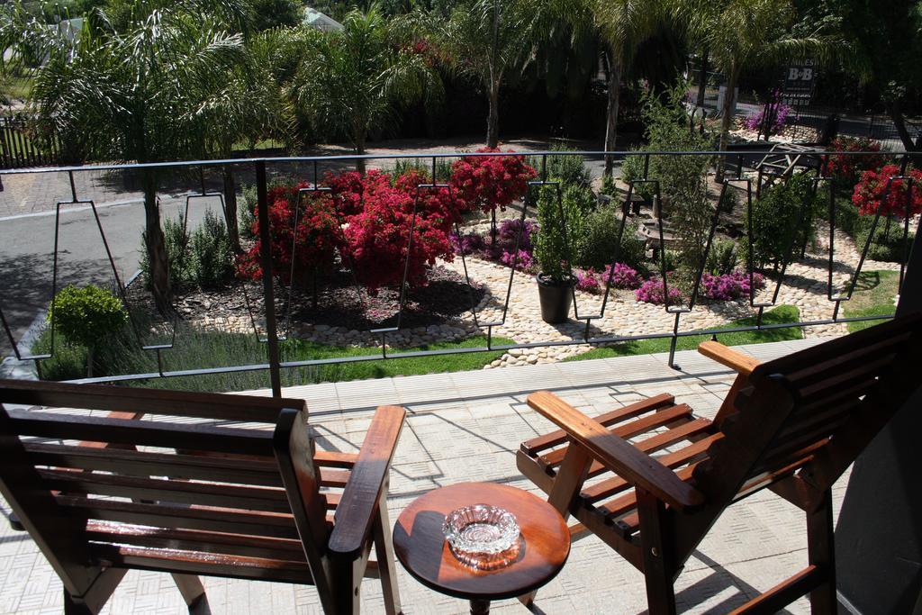 Miles B&B Guest House Oudtshoorn Extérieur photo