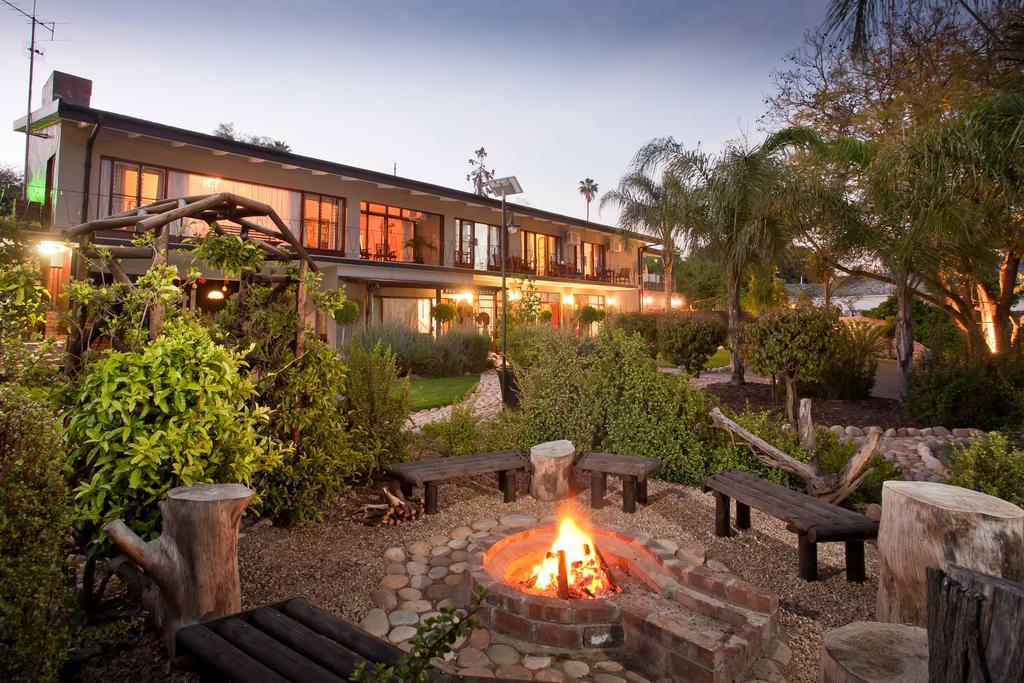 Miles B&B Guest House Oudtshoorn Extérieur photo