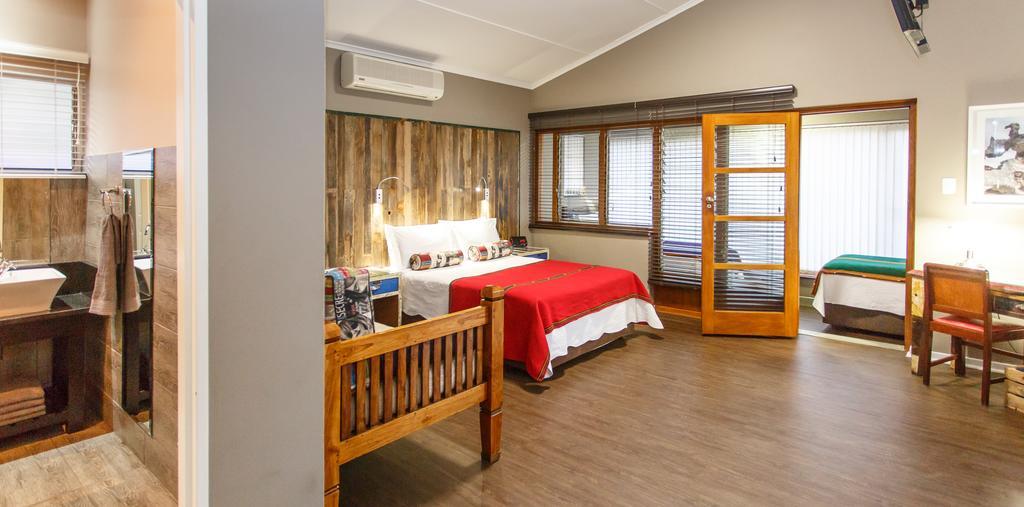Miles B&B Guest House Oudtshoorn Extérieur photo