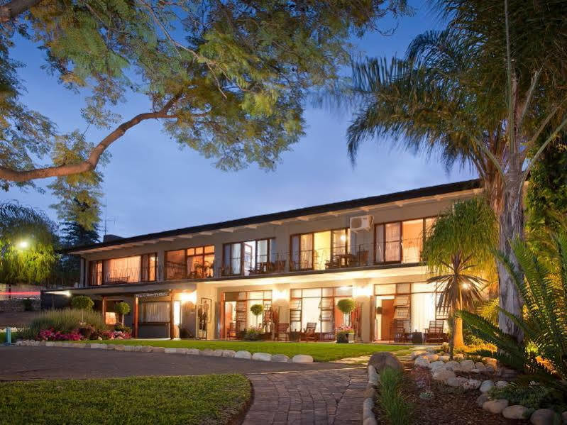 Miles B&B Guest House Oudtshoorn Extérieur photo