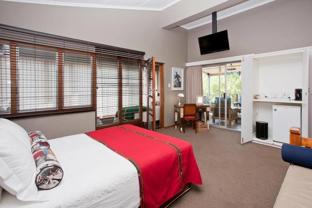 Miles B&B Guest House Oudtshoorn Extérieur photo