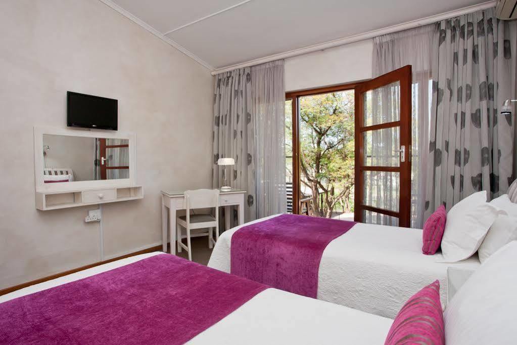 Miles B&B Guest House Oudtshoorn Extérieur photo